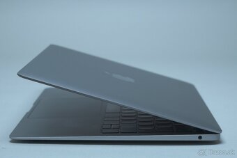 ZÁRUKA/Macbook Air 13.3"/I5 1.6GHZ/8GB RAM/256GB SSD/CZ - 4