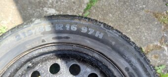 Predám pneu 215/55r16 celorocne - 4