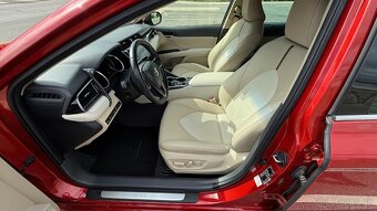 Predám Toyota Camry Hybrid r.v 2020 Executive VIP - 4
