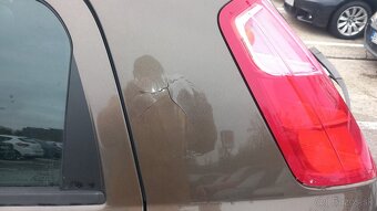 Predám Fiat punto 1.3jet 2009 - 4