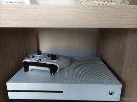 Xbox One S - 4