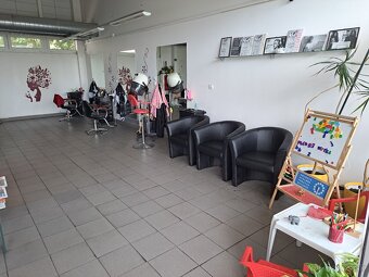 Odstúpim kaderníctvo v Trebišove - 4