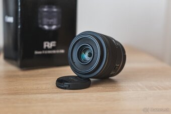 Canon RF 35mm f/1.8 IS Macro STM - 4
