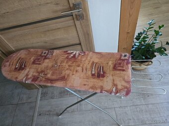 stojan na žehlenie + zdarma funkčna žehlička - 4