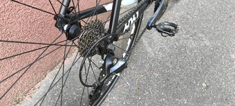Predám cestný bicykel B-twin Triban,kolesá 28" - 4