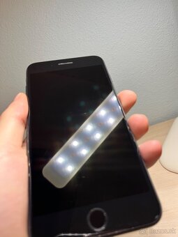 iPhone 7 Plus 128GB - 4