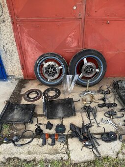 Yamaha r1 rozpredam - 4