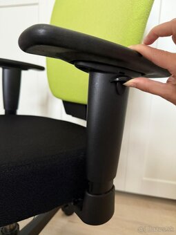 Kancelárska stolička značky RIM - 4