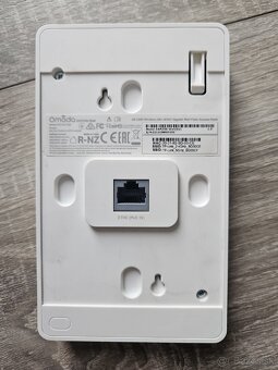 Predám 4ks TP-Link EAP235-Wall - 4