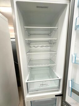 Predám chladničku Bosch 200cm - 4