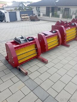 Triediaca lyžica jcb - 4