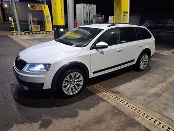 Octavia Scout 2,0tdi 135kw, 4x4, 2015 DSG - 4