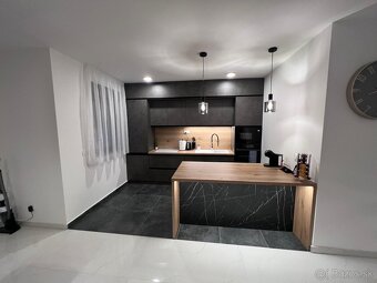 Luxusný 3-izbový apartmán Chorvátsko- Vodice, 180m od pláže - 4