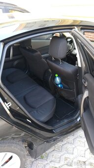 Predám krásne autíčko MAZDA 6 - 4
