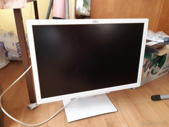 Na predaj kompletný počítač s monitorom Fujitsu. - 4