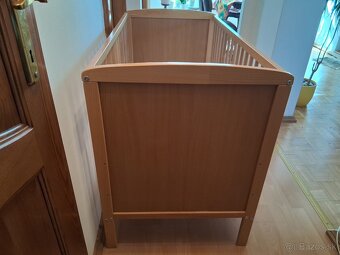 Detská drevená postielka s matracom - 4