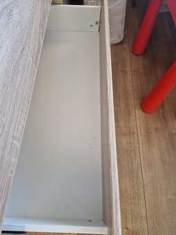 Predám 2komody – svetlé drevo - 4