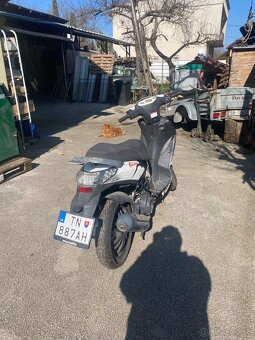 Predám skuter 125 trevis - 4