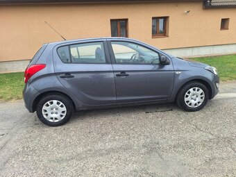 HYUNDAI I20 BENZIN ROK 2013 KLÍMA - 4