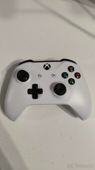 Xbox One S - 4