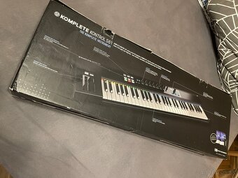 NI Komplete Kontrol S61 - 4