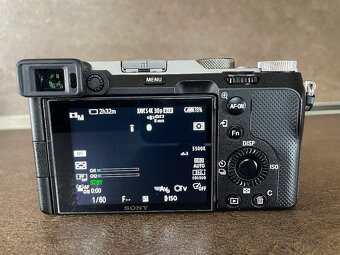 Sony A7C (telo) silver - 4