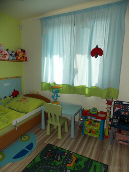 Predáme set - závesy, vreckár na stenu a prehoz na postel - 4