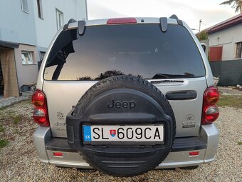 Jeep Cherokee - 4
