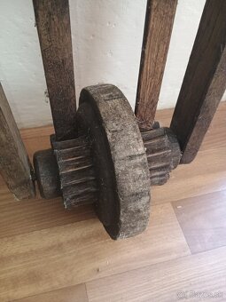 Starožitné zámky, sveteničky, a rechtačka - 4