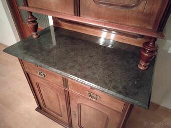 Starožitný príborník - 4