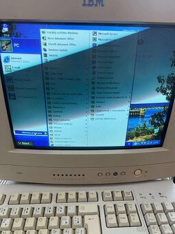 Predám retro počítač z Windows xp 98 IBM Personal Computer 3 - 4