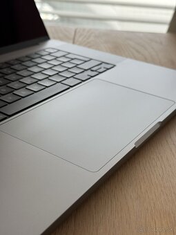 MacBook Pro 16 M1 MAX, 64GB RAM, 1TB ssd - 4