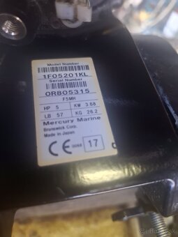 Zavesny lodny motor Mercury. - 4