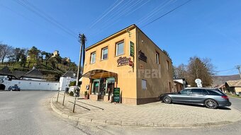 Penzión na námestí s vlastným barom a nenahraditeľným výhľad - 4