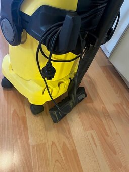 Priemyselný vysávač Karcher WD 5 - 4