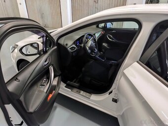 Predám Opel Astra K 1.4 benzín - výmena za combi - 4