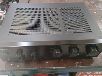 Zosilňovač Pioneer - 4