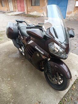 Kawasaki GTR 1400 - 4