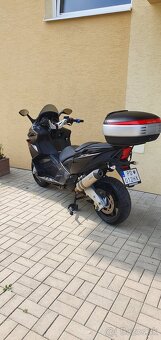 Aprilia aTC SRV850 - 4