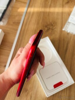 iPhone 11 red 64GB - 4