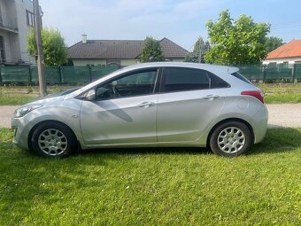predám hyundai i30 (2012) - 4