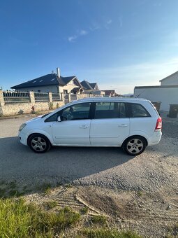 Opel Zafira 2008 r - 4
