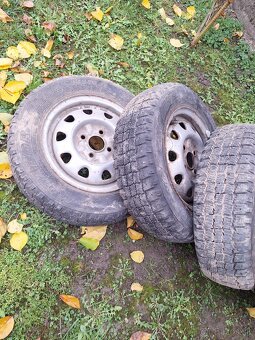 Predám zimné pneu felicia - 4