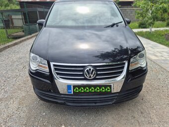 Predám náhradné diely na Volkswagen Touran facelift2007-2013 - 4