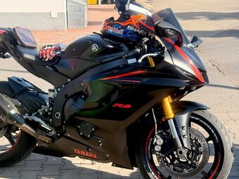 Yamaha R6 - 4