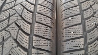 Predám 4ks jazdené zimné 235/60r18-107V Dunlop - 4