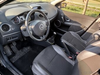 Renault Clio čierna metalíza - 4