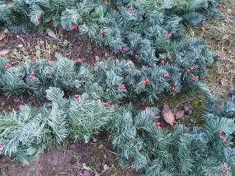 Vianočné čečinové girlandy a vence z umelej čečiny - 4