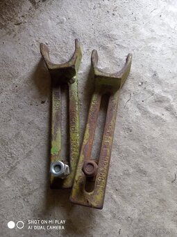 Predám nahradne diely na claas - 4