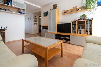 Veľký byt v staršej novostavbe za výbornú cenu na Estónskej - 4